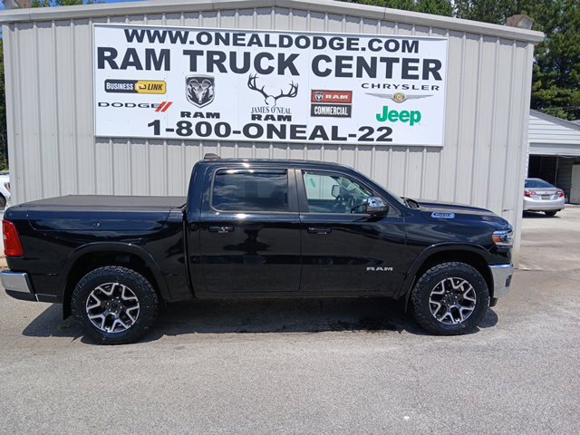 Used 2025 RAM 1500 Laramie AWD/4WD image 2