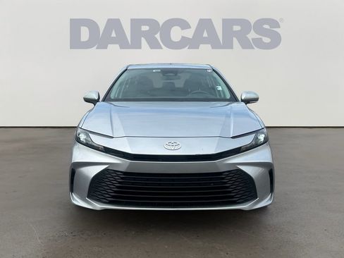 Used 2025 Toyota Camry LE image 2