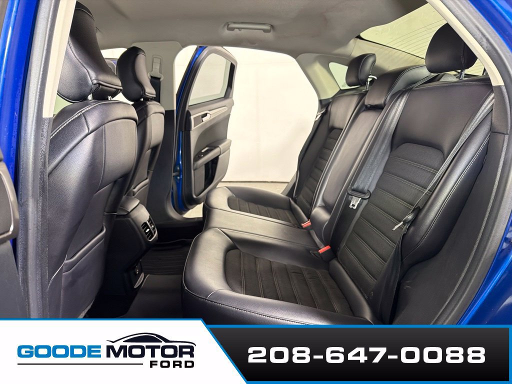 Used 2017 Ford Fusion SE w/ Equipment Group 201A FWD image 19