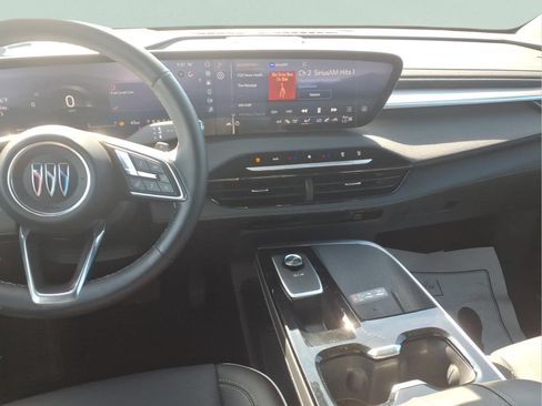 Used 2025 Buick Enclave Preferred FWD image 11