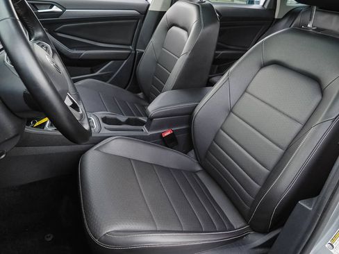 Used 2023 Volkswagen Jetta SE FWD image 23
