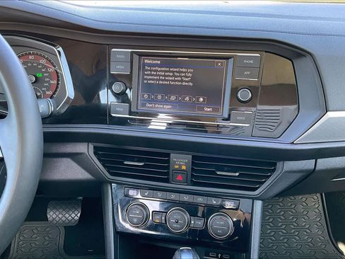 Used 2021 Volkswagen Jetta SE image 7