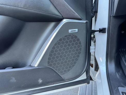 Used 2017 Cadillac Escalade ESV Platinum image 15