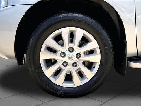 Used 2020 Toyota Sequoia Platinum RWD image 11