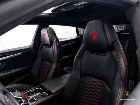 Used 2019 Lamborghini Urus AWD/4WD image 46