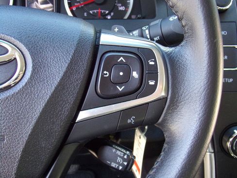 Used 2017 Toyota Camry SE image 36