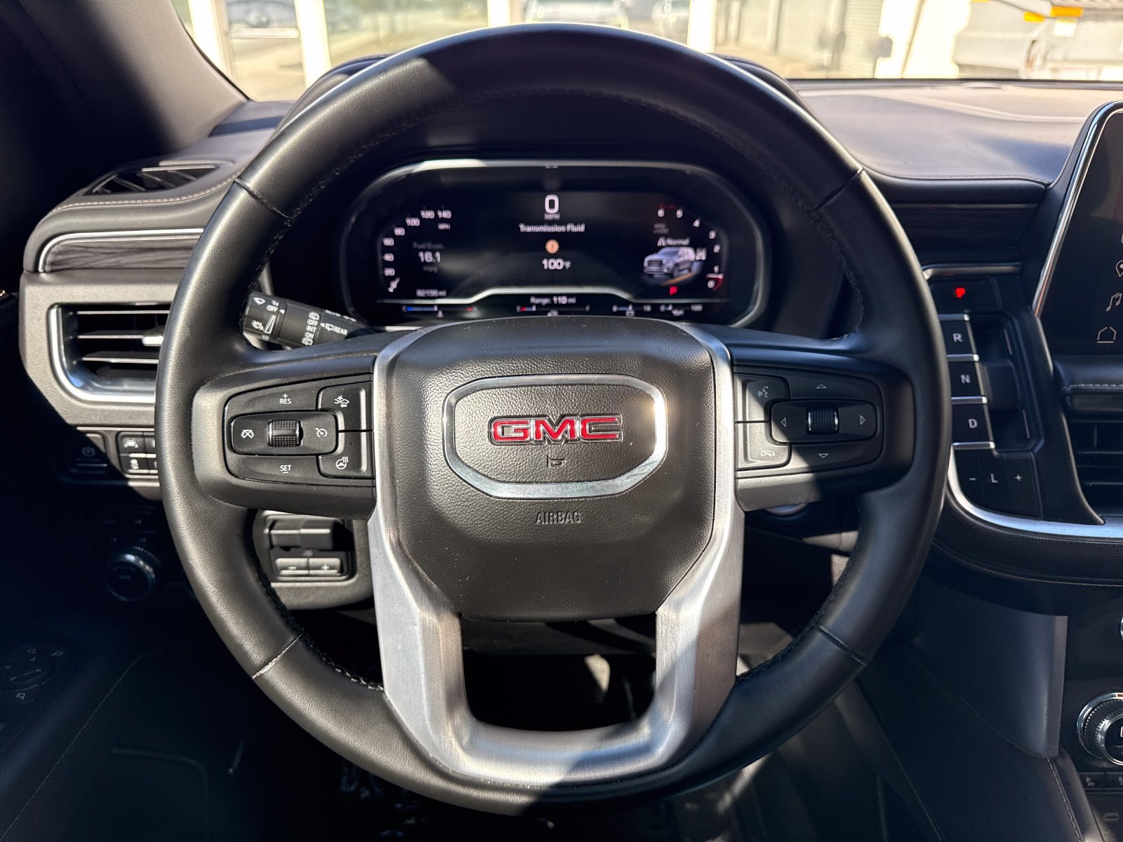 Used 2023 GMC Yukon SLT w/ SLT Luxury Package AWD/4WD image 14