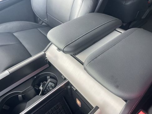 New 2025 Lincoln Navigator Reserve image 27