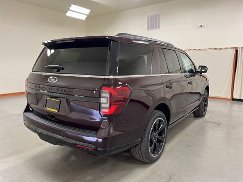New 2024 Ford Expedition Limited image 8