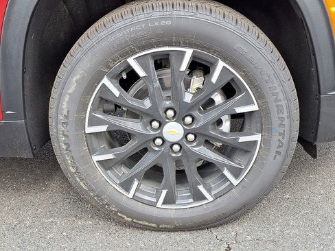 New 2026 Chevrolet Traverse LT w/ Sun and Wheel Package FWD image 5