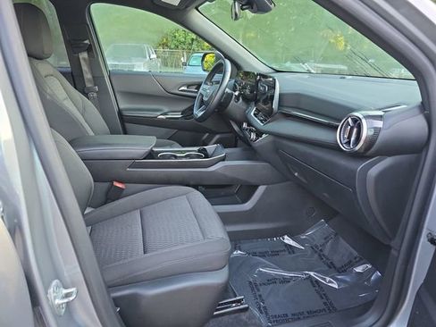 Used 2025 Chevrolet Equinox LT FWD image 14