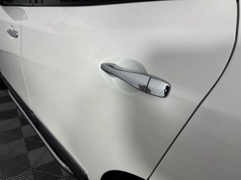 Used 2018 Nissan Pathfinder Platinum image 29