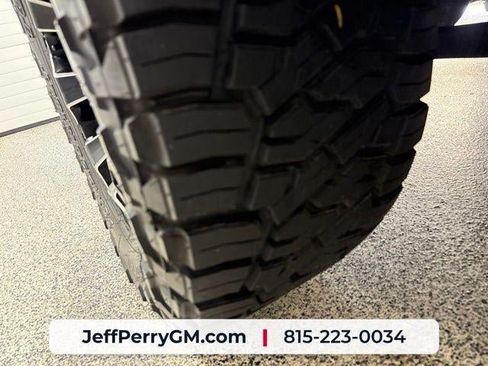 Used 2017 Jeep Wrangler Unlimited Sahara AWD/4WD image 33