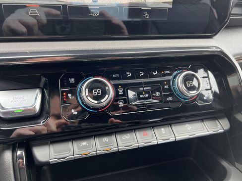 Used 2022 GMC Sierra 1500 AT4 image 22