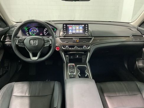 Used 2018 Honda Accord Touring image 6