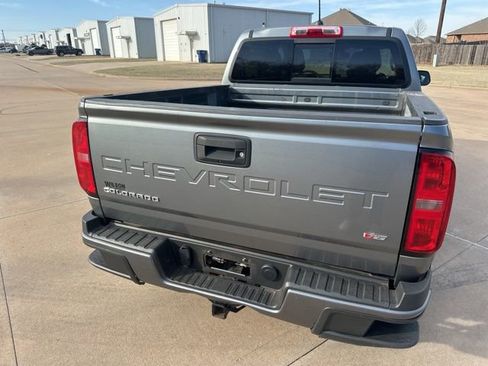 Used 2022 Chevrolet Colorado LT w/ LT Convenience Package image 4