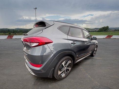 Used 2017 Hyundai Tucson Limited w/ Limited Ultimate Package 03 FWD image 3