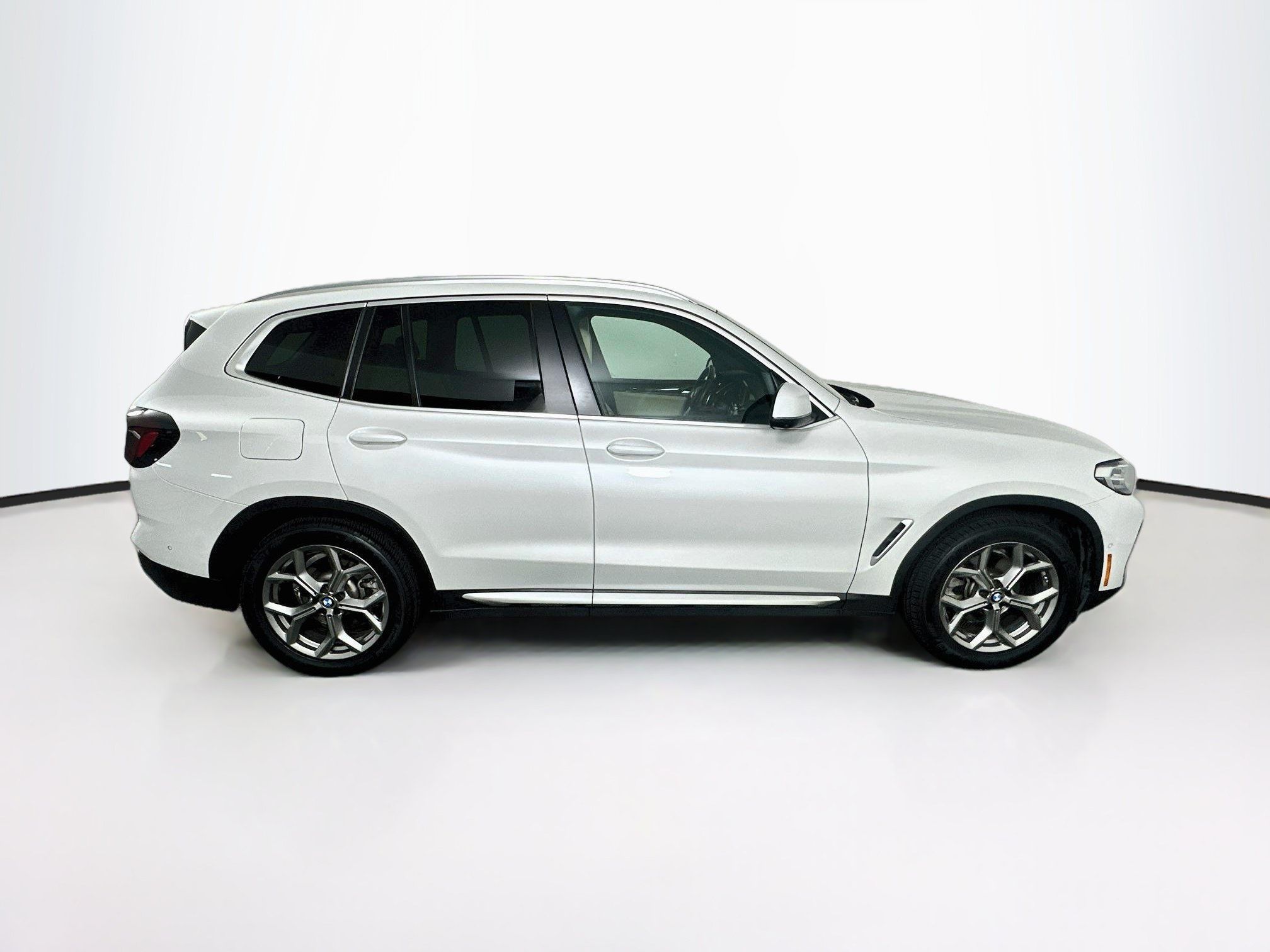 Used 2024 BMW X3 sDrive30i w/ Convenience Package RWD image 10