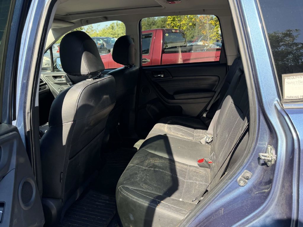 Used 2017 Subaru Forester 2.5i Touring AWD/4WD image 6