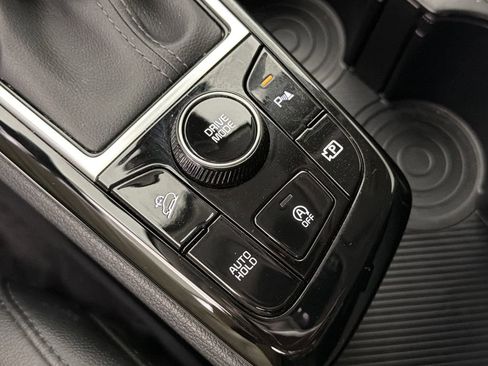 Used 2025 Kia Sportage SX image 33