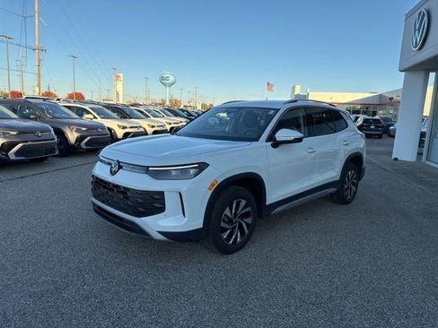 New 2026 Volkswagen Tiguan S image 3