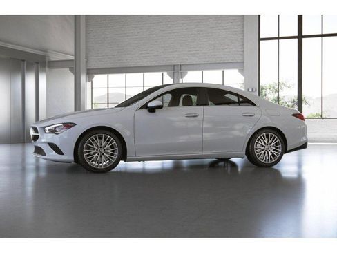 Used 2022 Mercedes-Benz CLA 250 image 36
