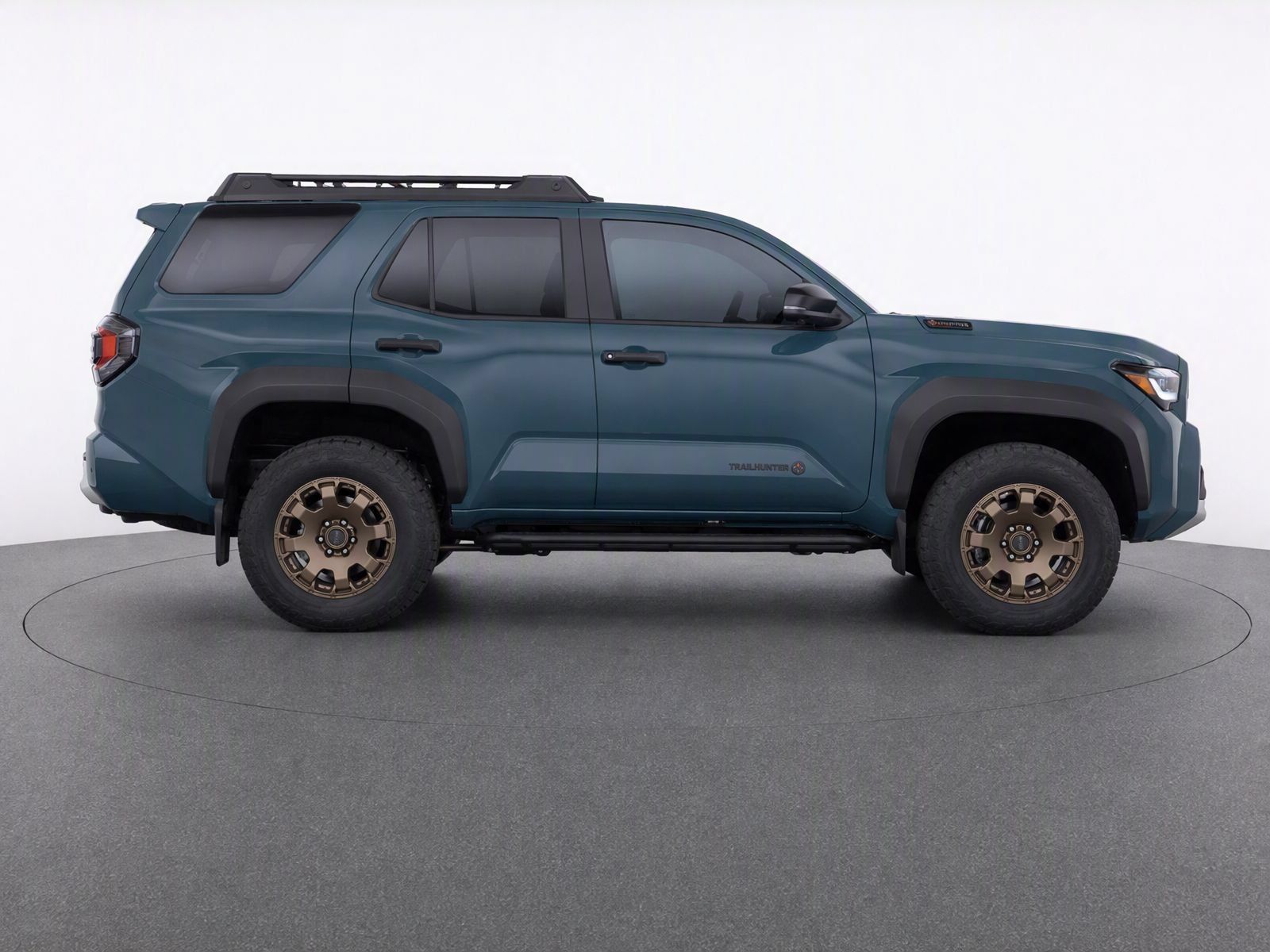 Used 2025 Toyota 4Runner Trailhunter AWD/4WD image 4