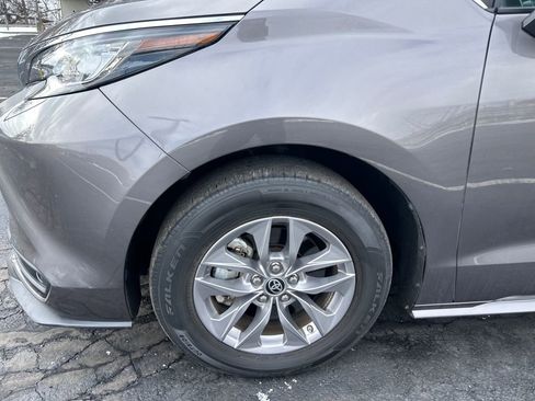 Certified 2022 Toyota Sienna LE image 28