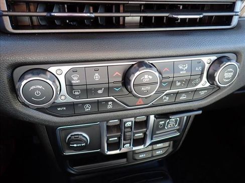 New 2026 Jeep Gladiator Sport AWD/4WD image 19