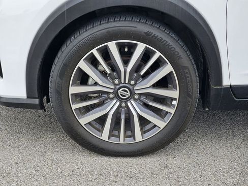 Used 2021 Nissan Kicks SV FWD image 9