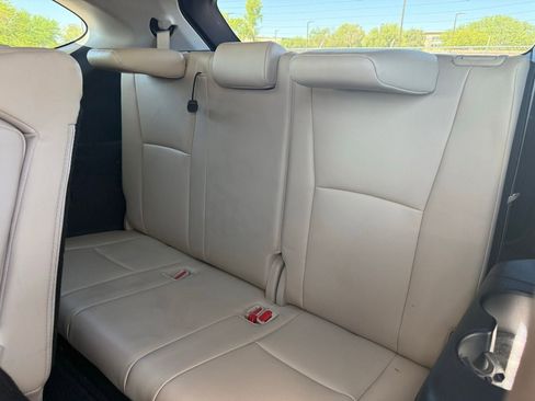 Used 2021 Toyota Highlander XLE FWD image 9