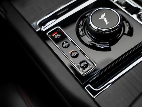 Used 2022 Rolls-Royce Cullinan w/ Technology Package AWD/4WD image 53