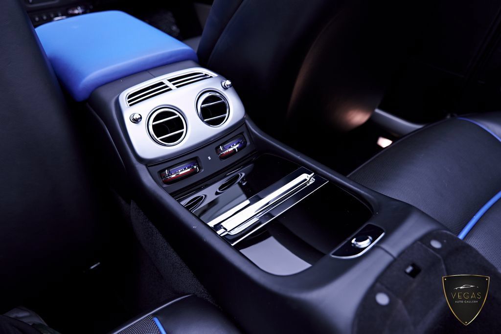 Used 2019 Rolls-Royce Dawn RWD image 61