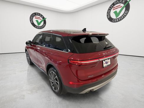 Used 2023 Lincoln Corsair AWD w/ Equipment Group 101A image 4