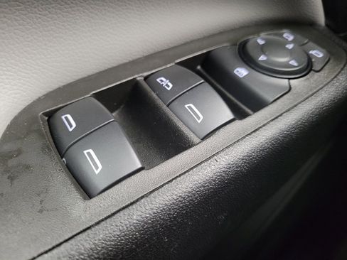 Used 2023 Chevrolet Equinox LT w/ Driver Convenience Package image 27