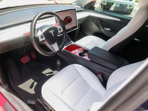 Used 2023 Tesla Model Y Long Range AWD/4WD image 10