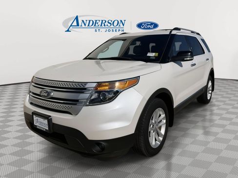 Used 2014 Ford Explorer XLT w/ Equipment Group 202A AWD/4WD image 1