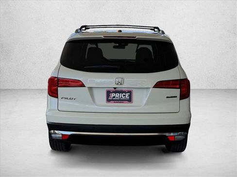 Used 2017 Honda Pilot Touring image 8