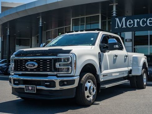 Used 2023 Ford F350 Lariat w/ Chrome Package AWD/4WD image 3