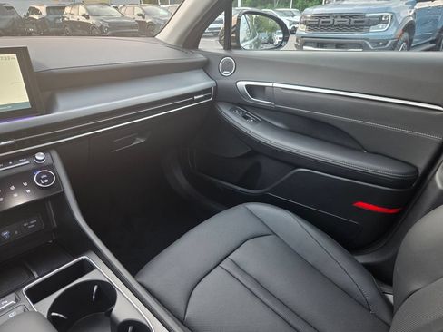Used 2025 Hyundai Sonata Limited FWD image 16