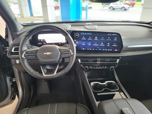 Used 2026 Chevrolet Traverse High Country w/ LPO, Floor Liner Package AWD/4WD image 6