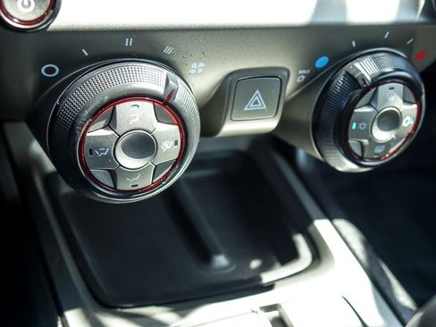 Used 2015 Chevrolet Camaro LT RWD image 17