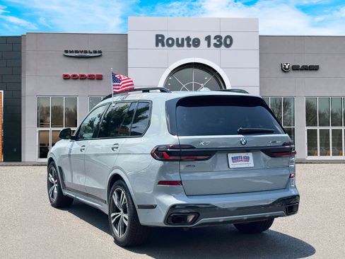 Used 2025 BMW X7 xDrive40i w/ M Sport Package AWD/4WD image 3