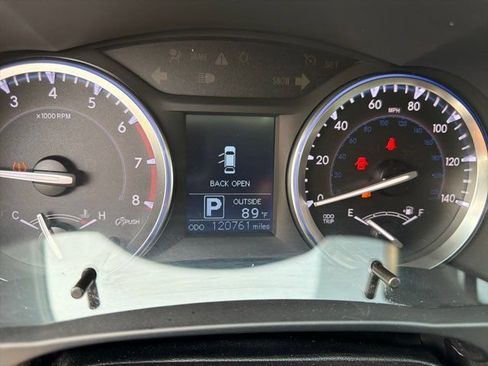 Used 2016 Toyota Highlander LE FWD image 33