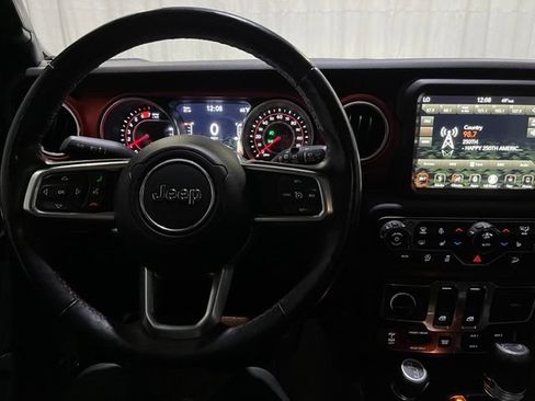 Used 2018 Jeep Wrangler Rubicon AWD/4WD image 19