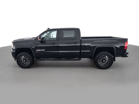 Used 2018 GMC Sierra 2500 SLT w/ All Terrain HD Package image 8