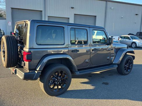 Used 2022 Jeep Wrangler Unlimited Sahara w/ Cold Weather Group image 20