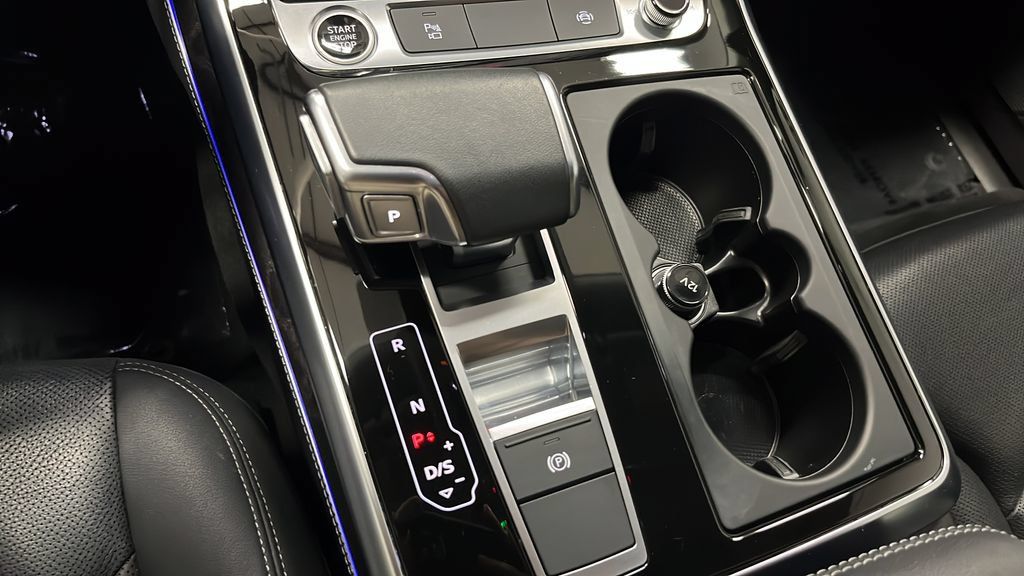 Used 2023 Audi Q8 Premium Plus w/ Premium Plus Package AWD/4WD image 19