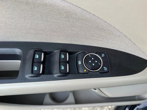 Used 2020 Ford Fusion SE image 27