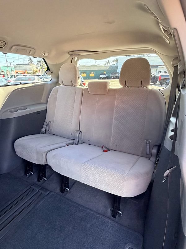 Used 2017 Toyota Sienna LE FWD image 15
